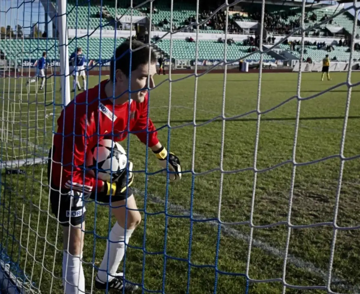 世界足坛最离谱的球员，走遍六大洲，三次被宣布死亡。